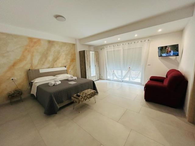 Aqua Marine B&B - Rooms And Apartments Милаццо Экстерьер фото