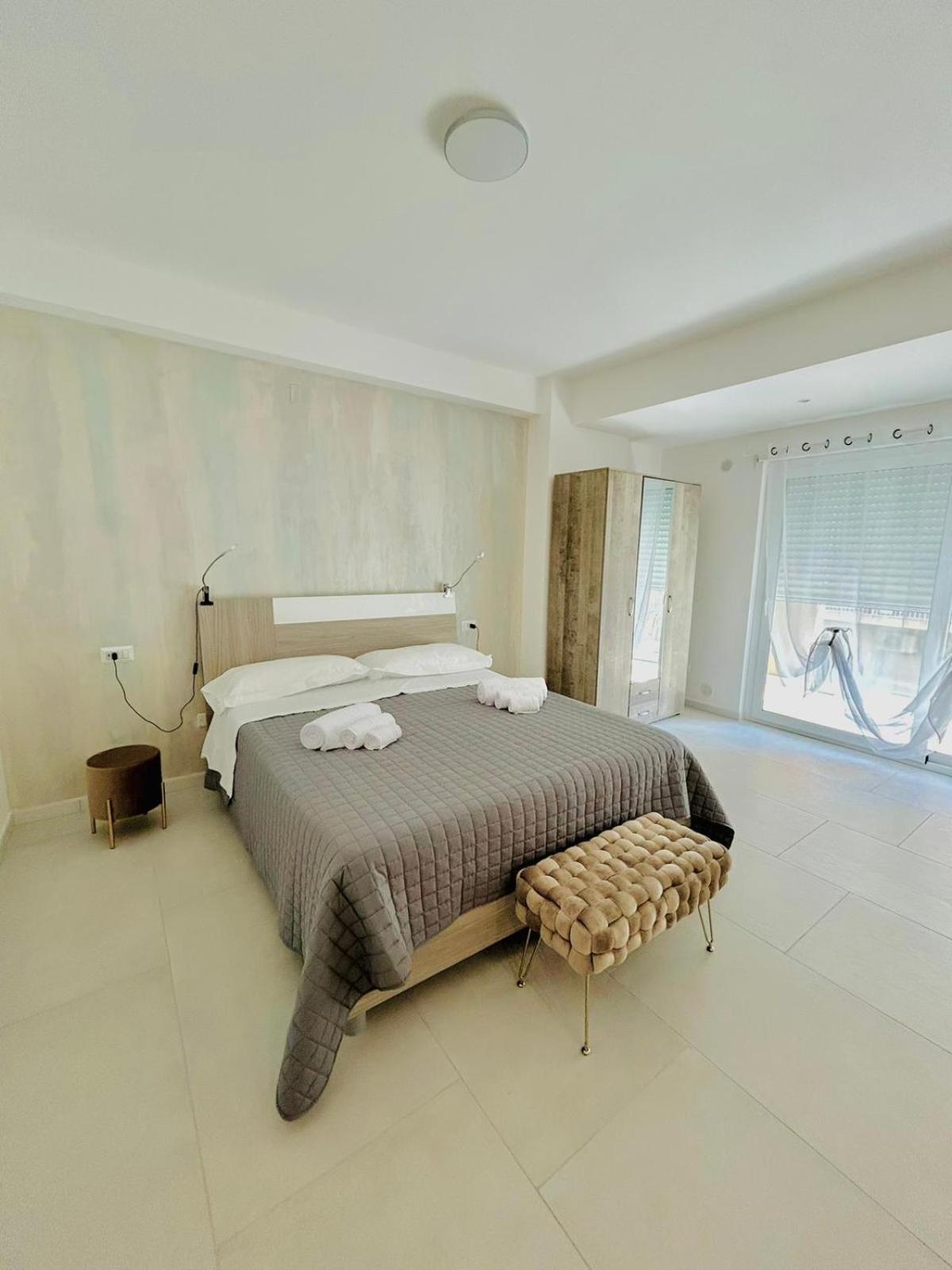 Aqua Marine B&B - Rooms And Apartments Милаццо Экстерьер фото