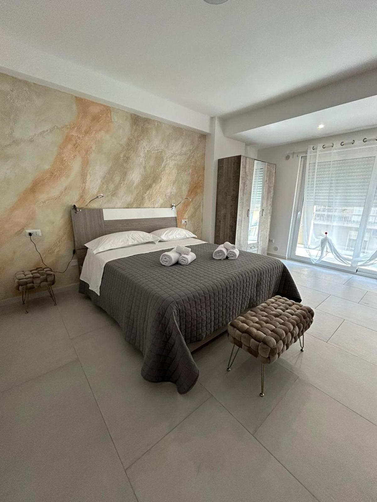 Aqua Marine B&B - Rooms And Apartments Милаццо Экстерьер фото