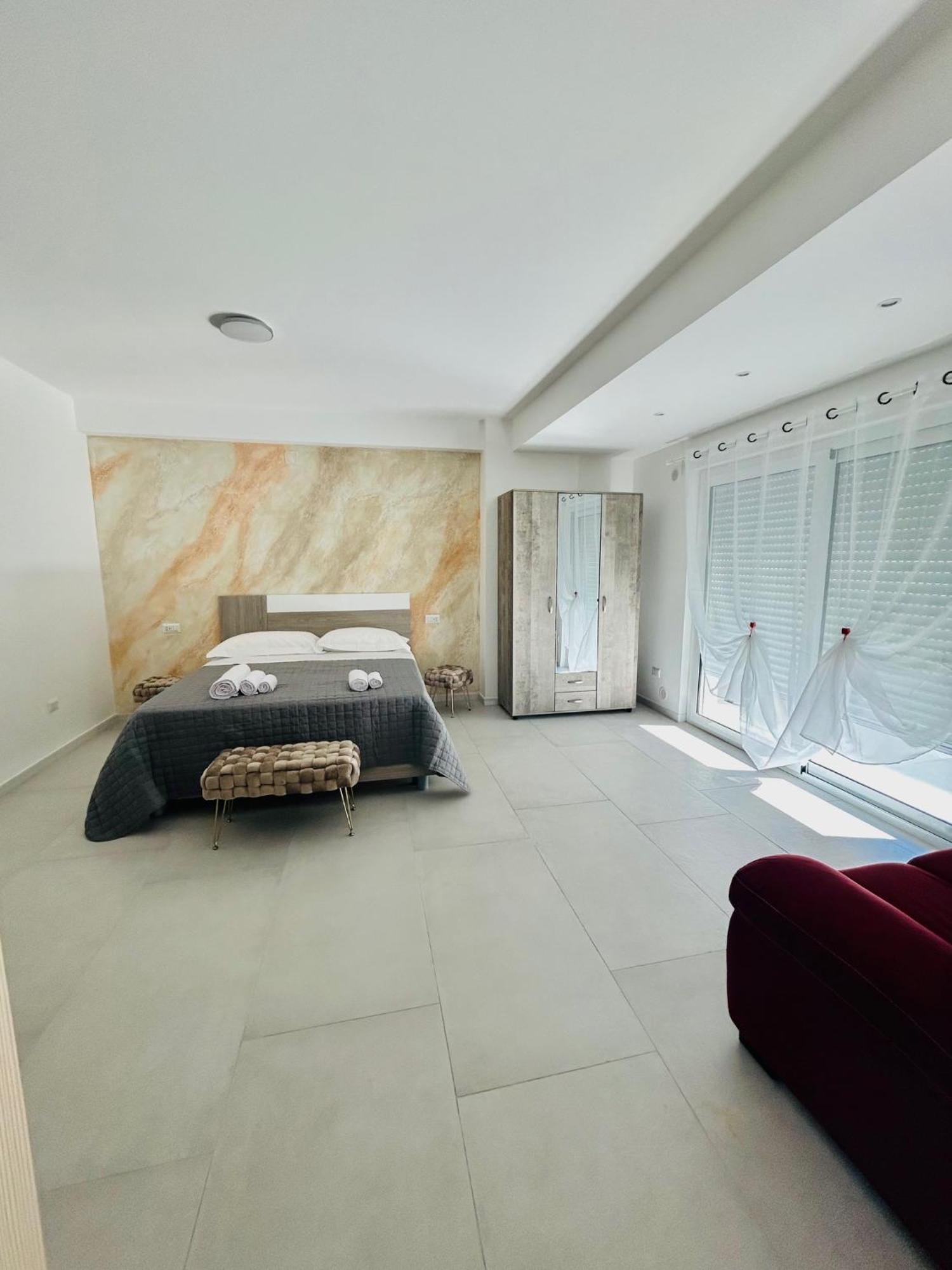 Aqua Marine B&B - Rooms And Apartments Милаццо Экстерьер фото
